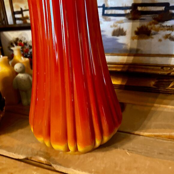 Vintage L.E. Smith Glass Bittersweet Simplicity MCM Ribbed Swung Vase NO BUNDLE - Picture 2 of 5